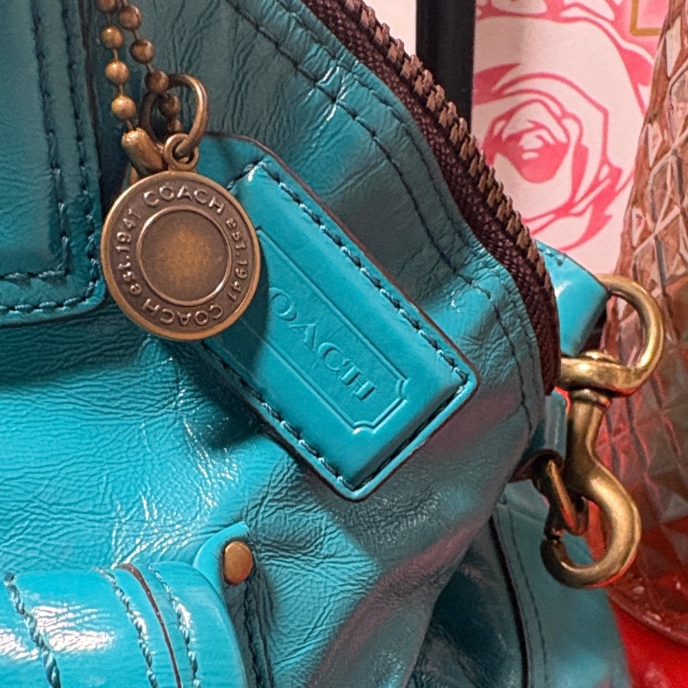 Coach Legacy Francine Satchel and Kisslock Turnlock Wallet Patent Turquoise 2008 - Picture 3 of 17